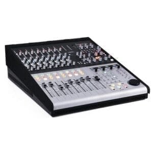 Focusrite Control 2802 - 8-kanaals anloge mixer met een DAW interface-29600