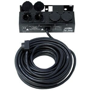 Showtec 4-weg Schuko Break-out box met een Bulgin connector