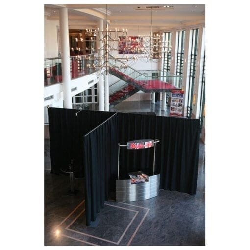 Showtec Gordijn voor het Pipes & Drapes systeem, zwart, 300 x 300 cm, 175 g/m2 Pipe & Drape J&H licht en geluid 2