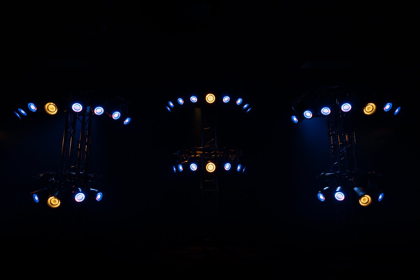 Showtec titan strobe 200 FX LED-strobe met RGBW-ringeffect Entertainment- verlichting J&H licht en geluid 13 Showtec titan strobe 200 FX LED-strobe met RGBW-ringeffect Entertainment- verlichting J&H licht en geluid 13
