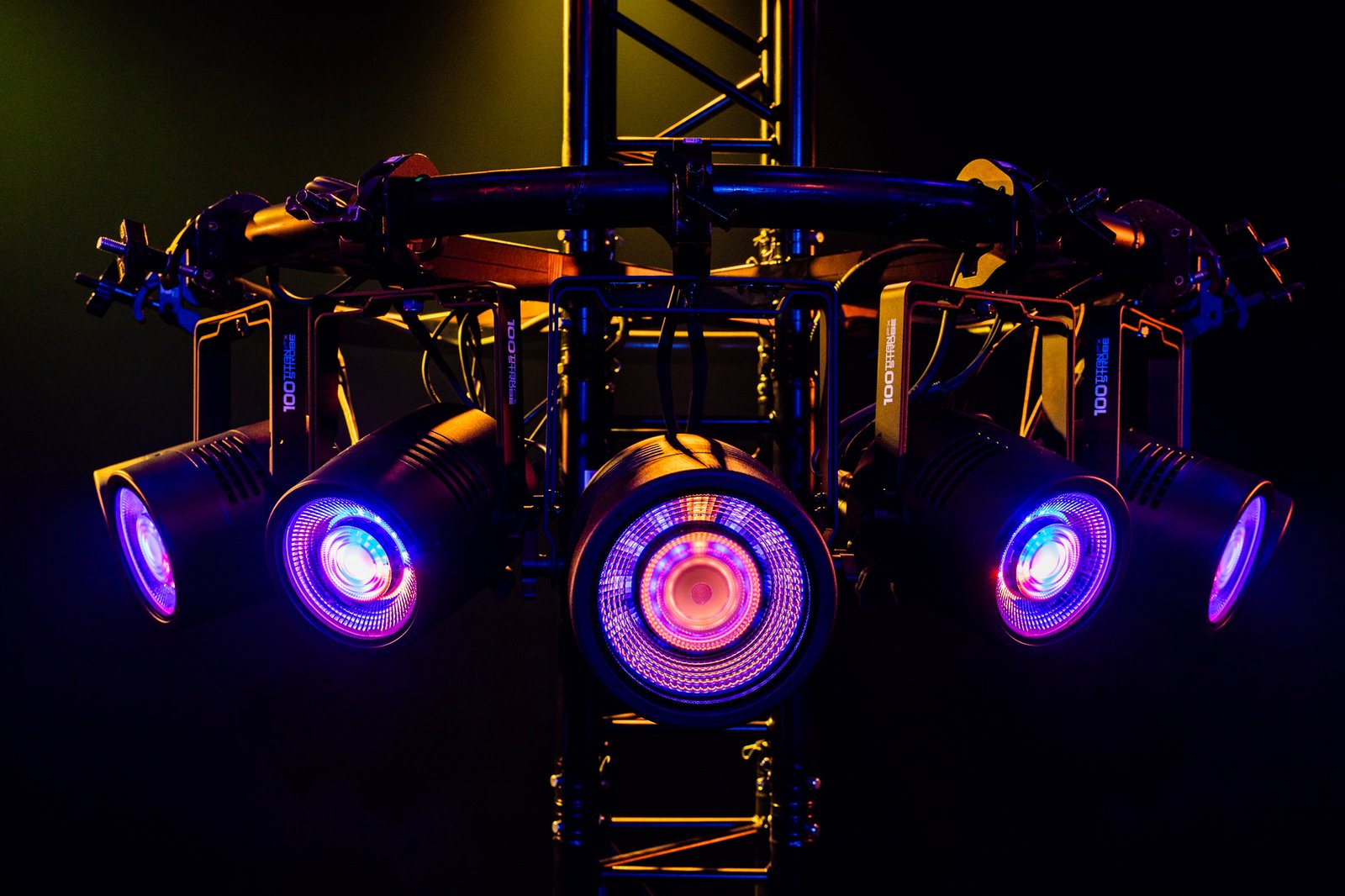 Showtec titan strobe 200 FX LED-strobe met RGBW-ringeffect Entertainment- verlichting J&H licht en geluid 14 Showtec titan strobe 200 FX LED-strobe met RGBW-ringeffect Entertainment- verlichting J&H licht en geluid 14