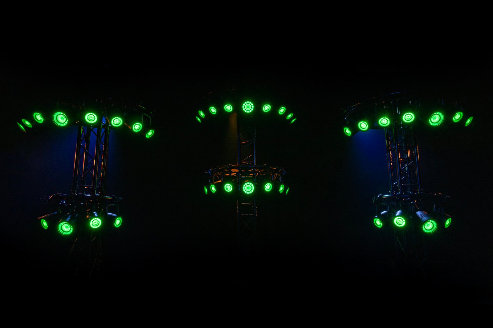 Showtec titan strobe 200 FX LED-strobe met RGBW-ringeffect Entertainment- verlichting J&H licht en geluid 19 Showtec titan strobe 200 FX LED-strobe met RGBW-ringeffect Entertainment- verlichting J&H licht en geluid 19