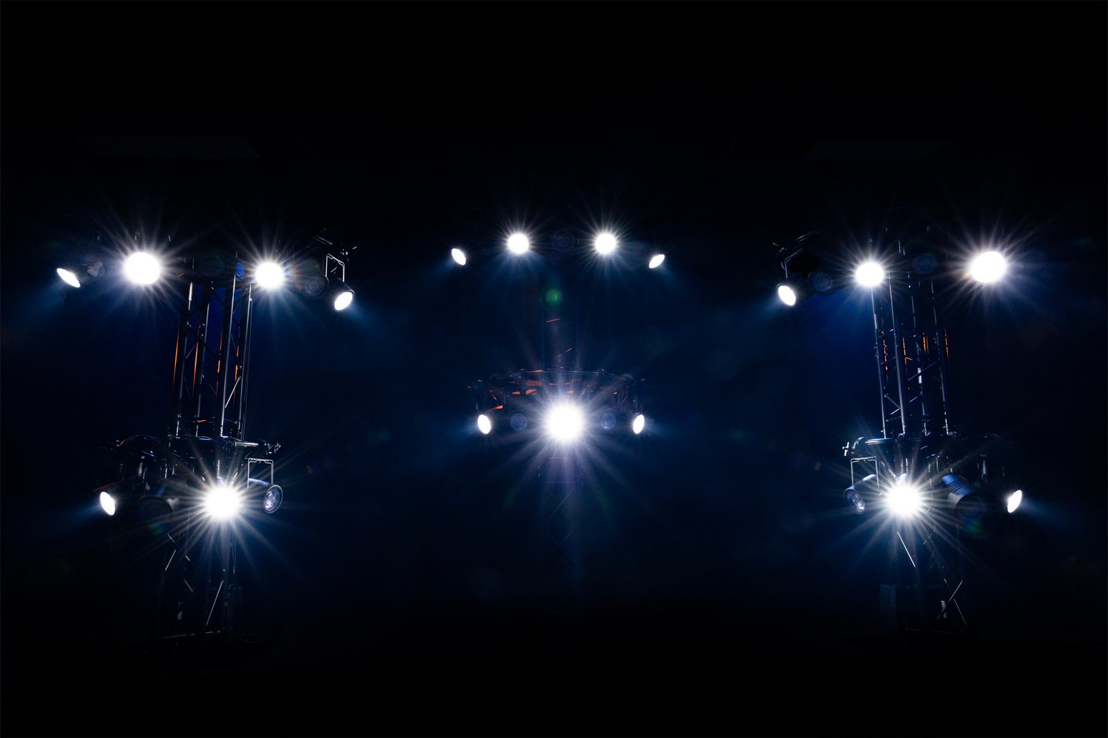 Showtec titan strobe 200 FX LED-strobe met RGBW-ringeffect Entertainment- verlichting J&H licht en geluid 22 Showtec titan strobe 200 FX LED-strobe met RGBW-ringeffect Entertainment- verlichting J&H licht en geluid 22