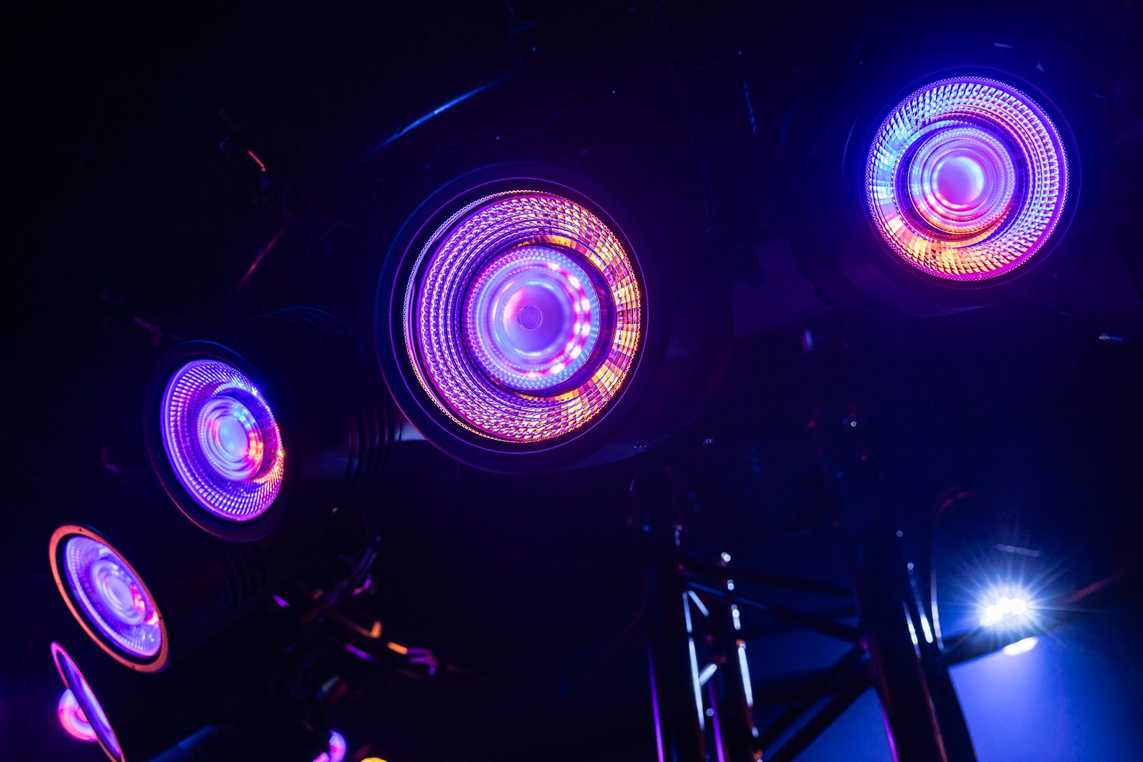 Showtec titan strobe 200 FX LED-strobe met RGBW-ringeffect Entertainment- verlichting J&H licht en geluid 23 Showtec titan strobe 200 FX LED-strobe met RGBW-ringeffect Entertainment- verlichting J&H licht en geluid 23