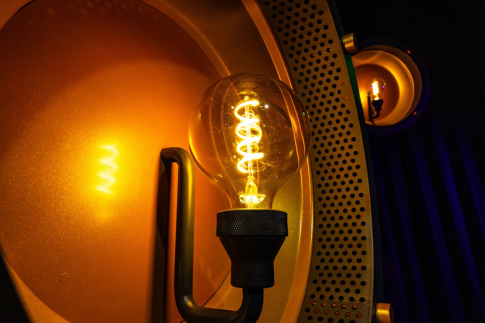 Showtec Edison Vintage V1 retro DMX LED-dimmer met E27-fitting Decoratieve verlichting J&H licht en geluid 9 Showtec Edison Vintage V1 retro DMX LED-dimmer met E27-fitting Decoratieve verlichting J&H licht en geluid 9