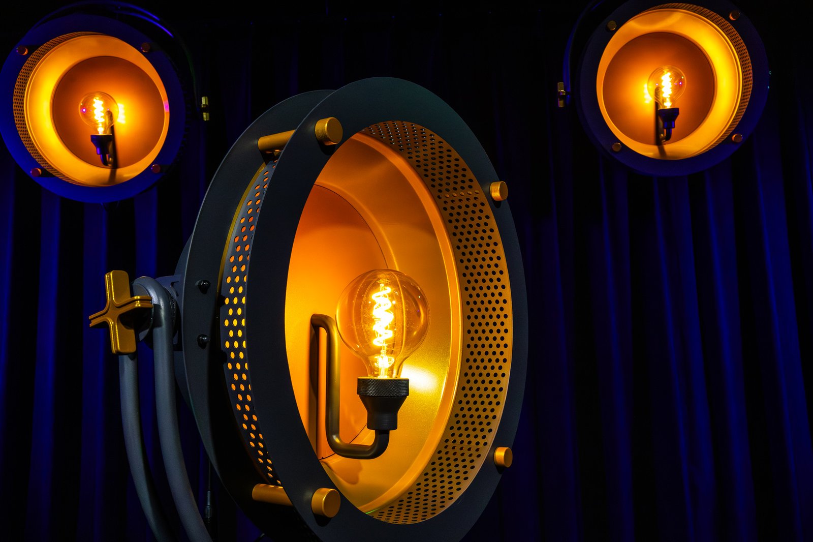 Showtec Edison Vintage V1 retro DMX LED-dimmer met E27-fitting Decoratieve verlichting J&H licht en geluid 10 Showtec Edison Vintage V1 retro DMX LED-dimmer met E27-fitting Decoratieve verlichting J&H licht en geluid 10