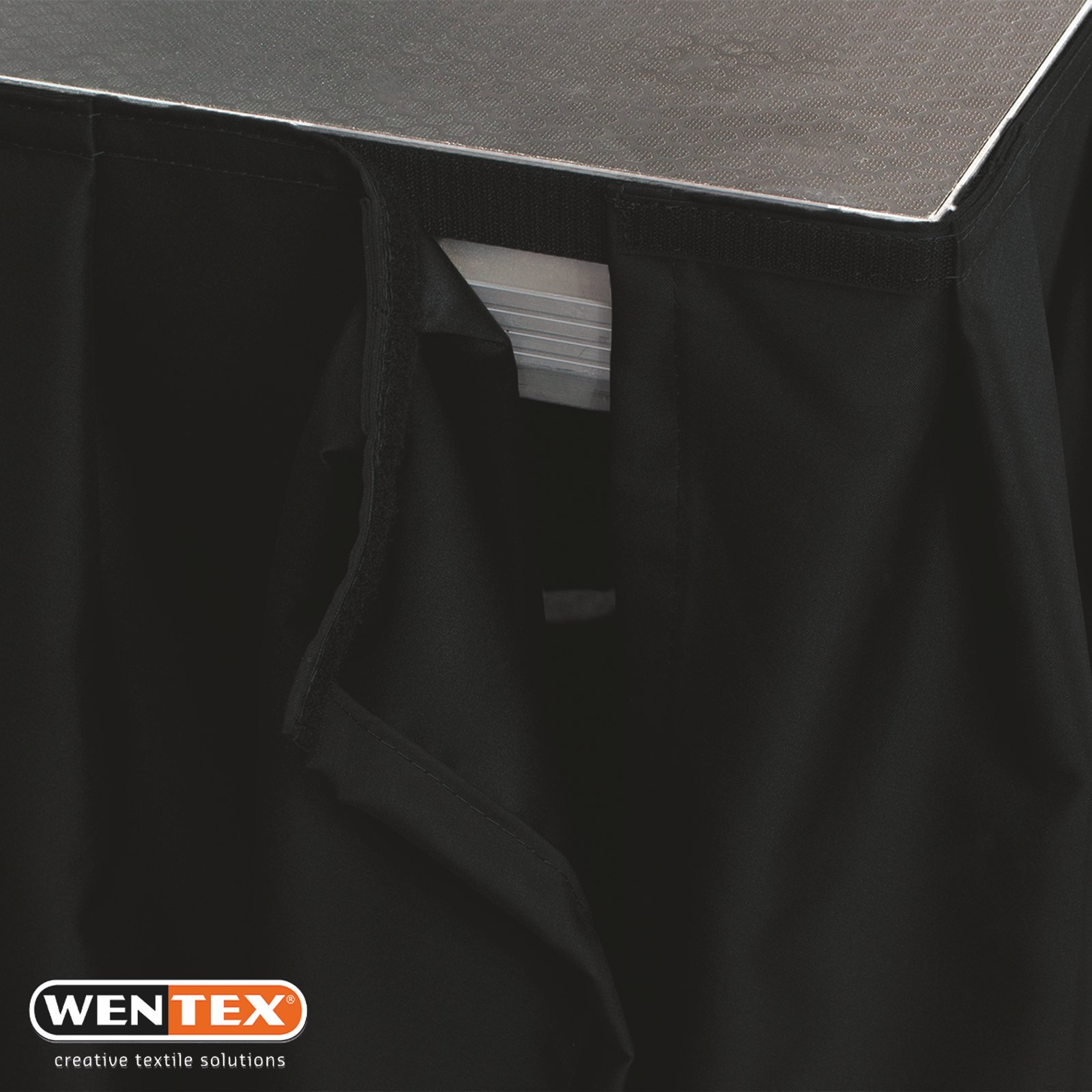 WENTEX geplooide podiumrok Molton CS 620 x 80 cm zwart Deco doeken J&H licht en geluid 3 WENTEX geplooide podiumrok Molton CS 620 x 80 cm zwart Deco doeken J&H licht en geluid 3
