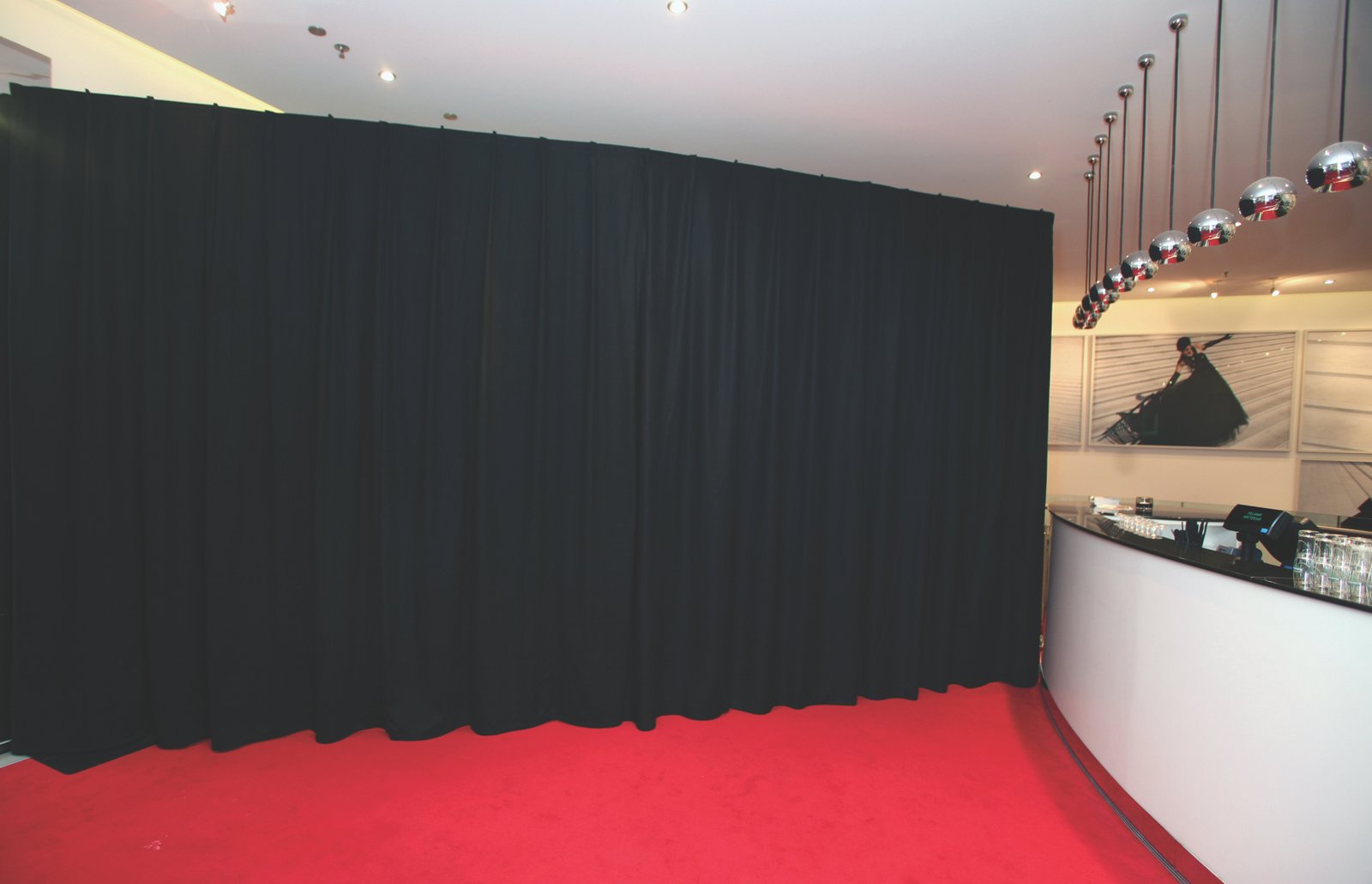 WENTEX P&D Curtain MGS 11′ x 10′ zwart geplooid Pipe & Drape Gordijnen Imperial J&H licht en geluid 5 WENTEX P&D Curtain MGS 11′ x 10′ zwart geplooid Pipe & Drape Gordijnen Imperial J&H licht en geluid 5