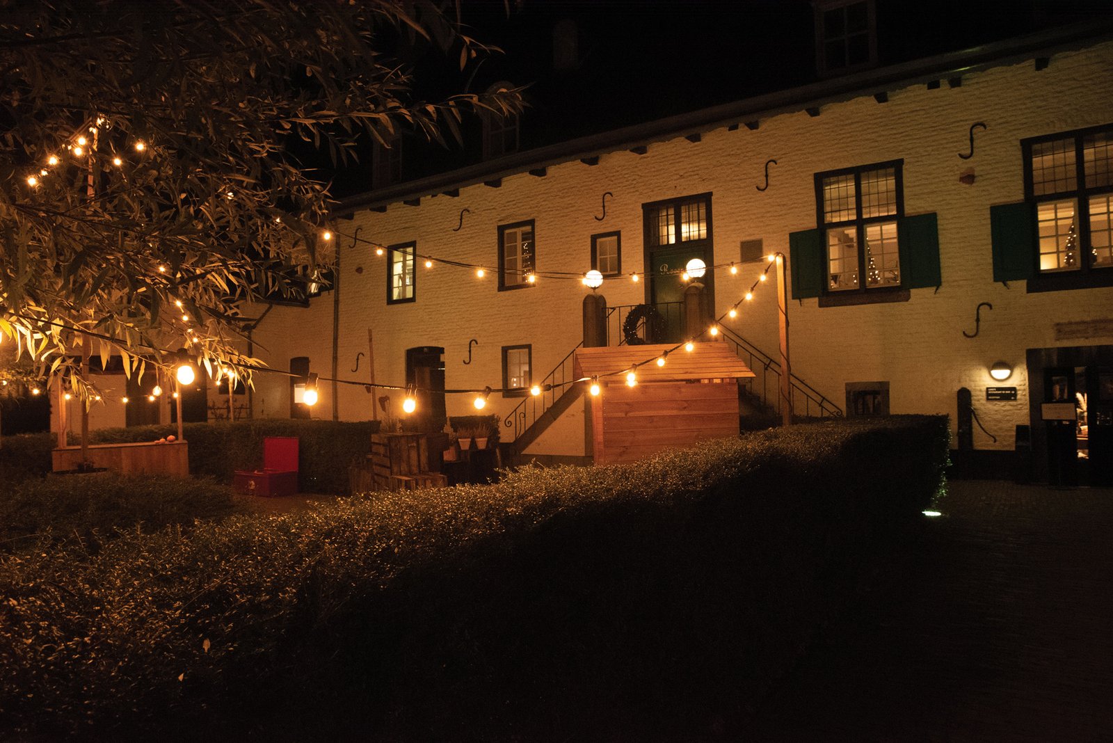 Showgear E27 prikkabel 50 m zwart met 100 cm fittingafstand Decoratieve verlichting J&H licht en geluid 9 Showgear E27 prikkabel 50 m zwart met 100 cm fittingafstand Decoratieve verlichting J&H licht en geluid 9