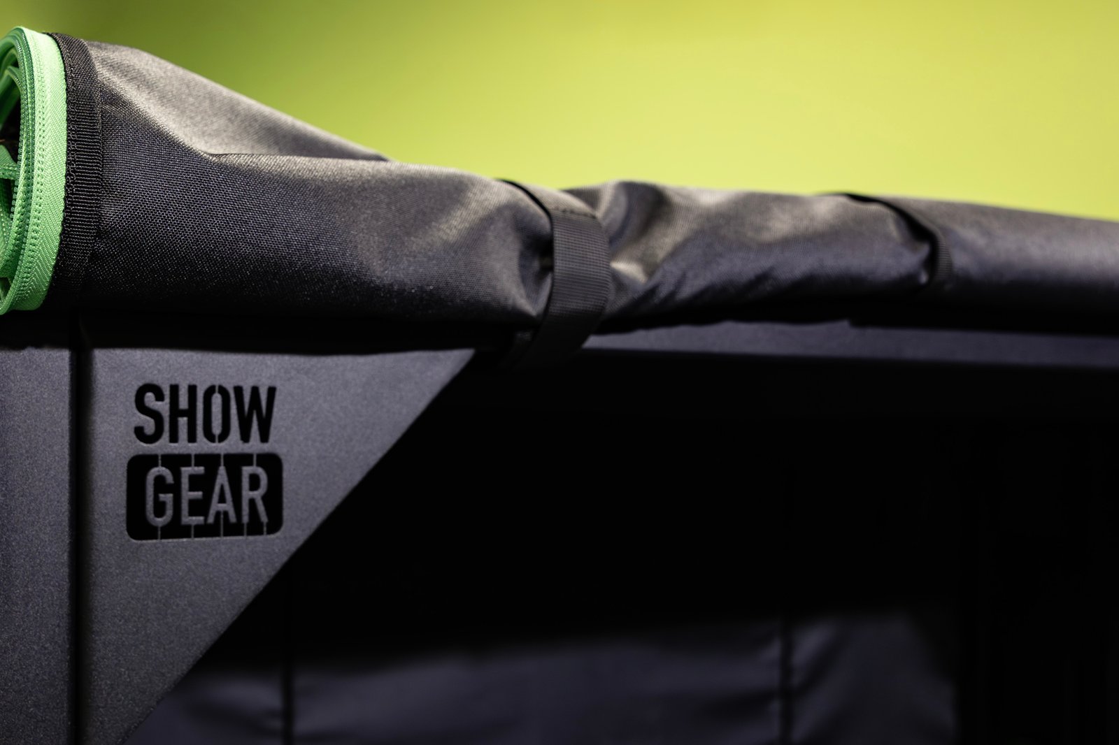 SHOWGEAR LoadMaster Rack 6×18 polyester beschermhoes Producten J&H licht en geluid 3 SHOWGEAR LoadMaster Rack 6×18 polyester beschermhoes Producten J&H licht en geluid 3