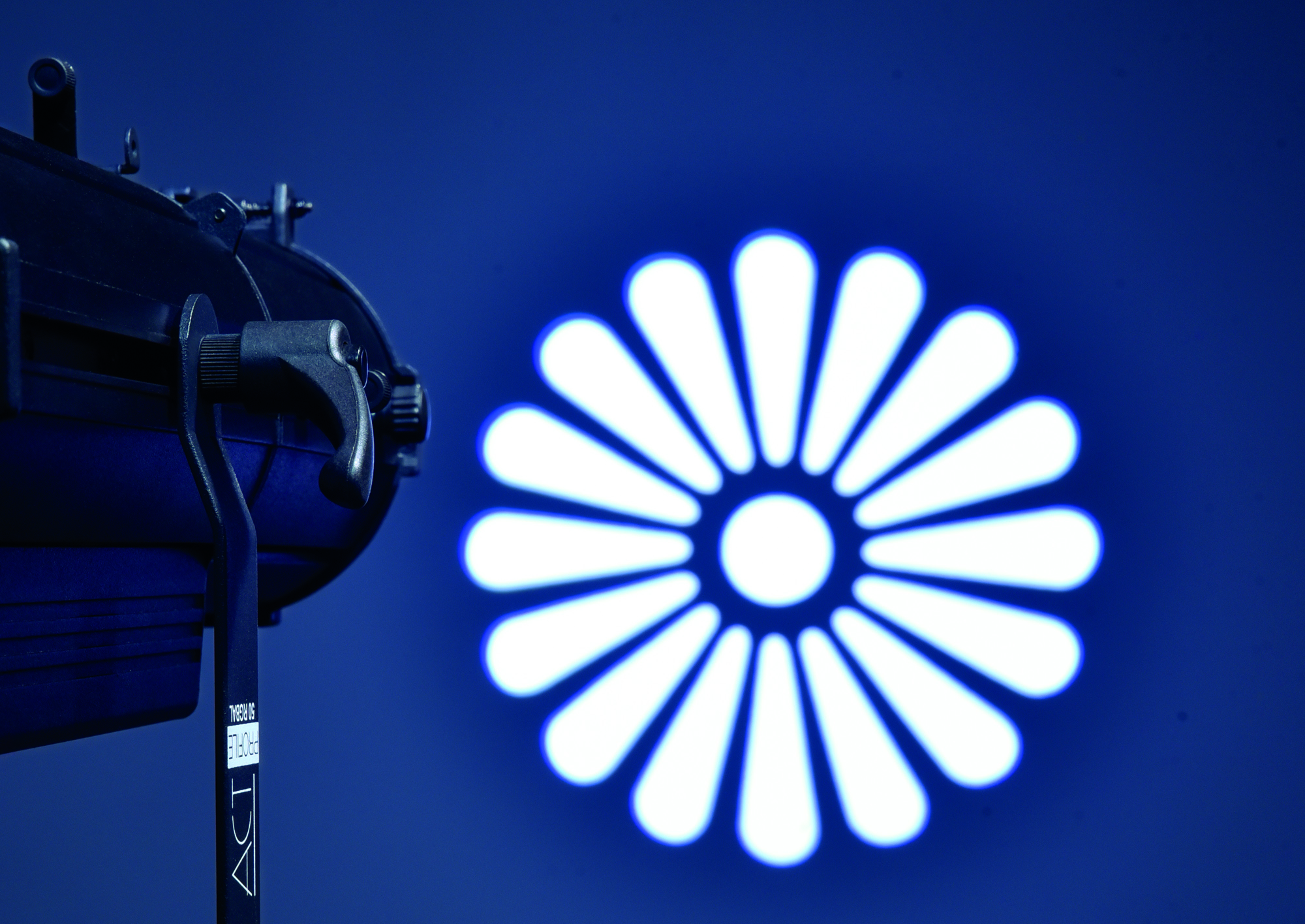 Showtec ACT 230 CW koudwitte LED-volgspot Entertainment- verlichting J&H licht en geluid 17 Showtec ACT 230 CW koudwitte LED-volgspot Entertainment- verlichting J&H licht en geluid 17