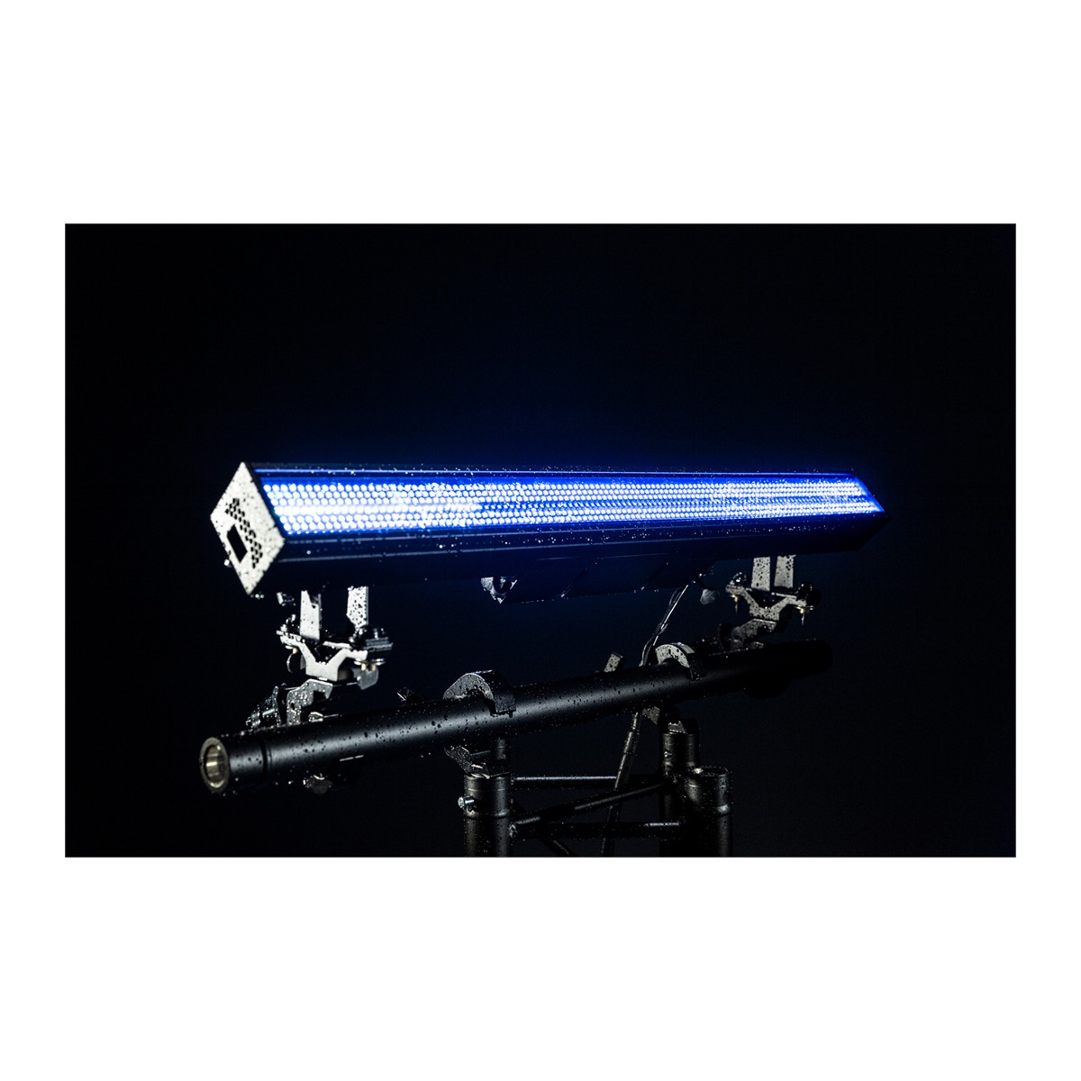 BRITEQ BTI-LIGHTSTRIKE IP66 outdoor LED pixel mapping bar, 112 CW leds en 672 RGB leds Stroboscoop J&H licht en geluid 5 BRITEQ BTI-LIGHTSTRIKE IP66 outdoor LED pixel mapping bar, 112 CW leds en 672 RGB leds Stroboscoop J&H licht en geluid 5