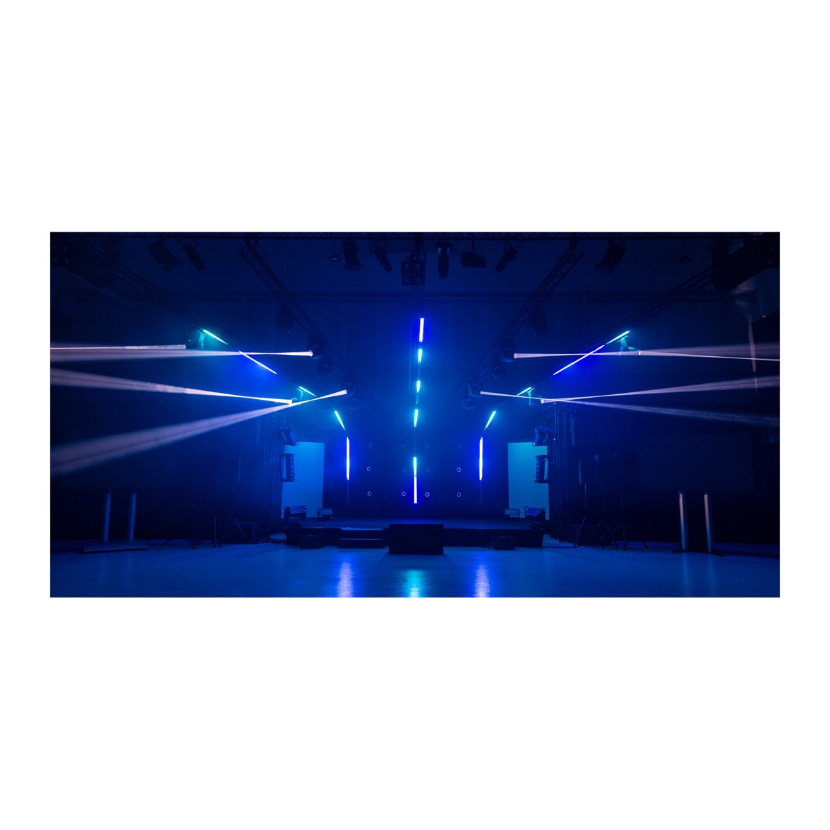 BRITEQ BTI-LIGHTSTRIKE IP66 outdoor LED pixel mapping bar, 112 CW leds en 672 RGB leds Stroboscoop J&H licht en geluid 13 BRITEQ BTI-LIGHTSTRIKE IP66 outdoor LED pixel mapping bar, 112 CW leds en 672 RGB leds Stroboscoop J&H licht en geluid 13