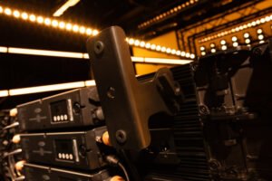 SHOWTEC Photon Sunstrip LED balk met tungsten simulatie — toepassingsvoorbeeld